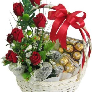 Rochers With Roses